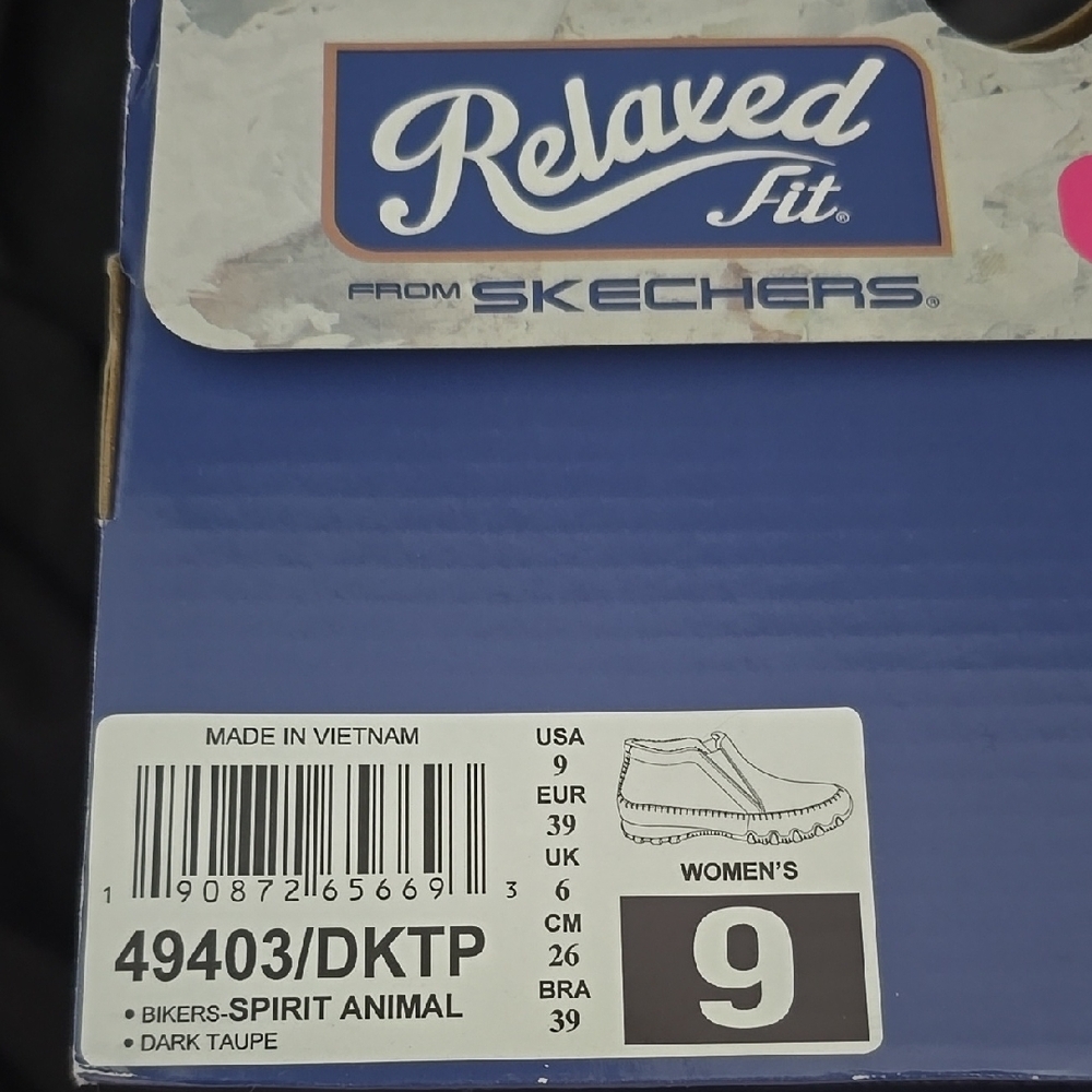 New Skechers Relaxed Fit Tan Suede Shoes - Picture 7 of 7